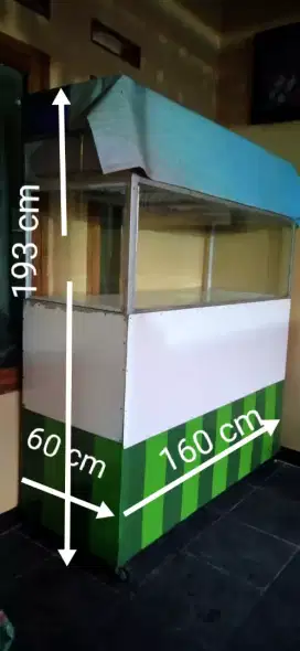 Etalase untuk jualan makanan