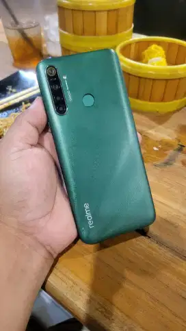 Realme 5i 4/64gb