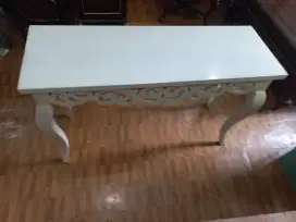 MEJA CONSUL PUTIH