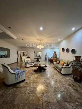 Rumah Vintage 2 Lantai Lokasi Strategis Di Kelapa Gading S8808
