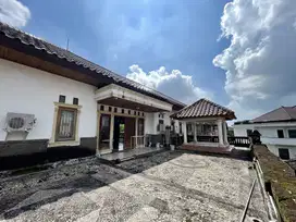 (K73) RUMAH MEWAH NUANSA OLD MONEY DI TERAS AYUNG