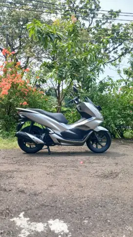 Dp 500rb Honda PCX 150 CBS tahun 2020