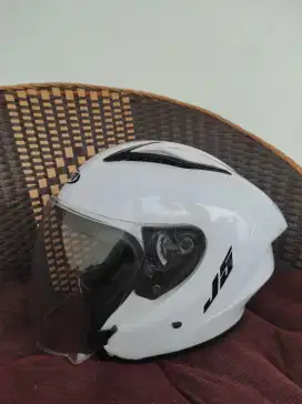 Helm half face Mla J5