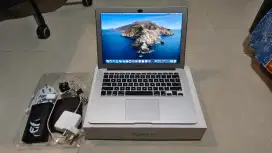 MacBook Air 2017 13,3 Inch Intel i5 , 8/128 Fullset no Minus