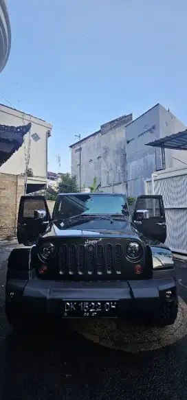 jeep sahara 2011
