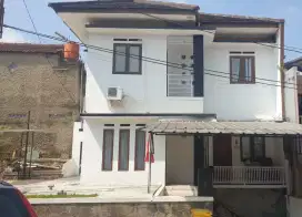 DI KONTRAKAN RUMAH TENGAH KOTA