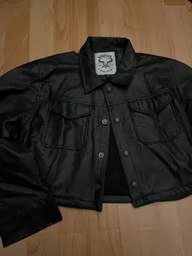 Jaket Kulit Wanita