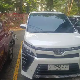 Toyota Voxy 2018