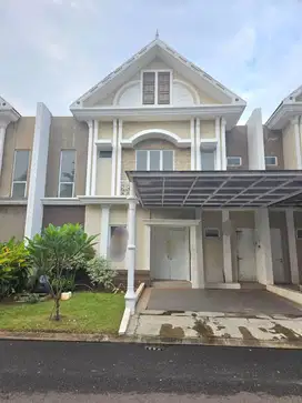 Dijual Rumah Bagus Nyaman di Cluster South Thames JGC, Jakarta Timur