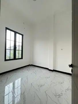 JUAL RUMAH  BABATAN PANTAI BARU . Dkt Pakuwon City
