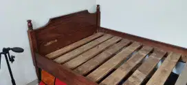 Dipan/Tempat Tidur Kayu Jati Klasik