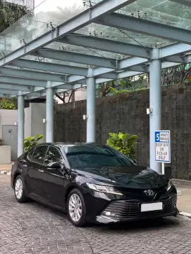 DIJUAL CASH TOYOTA CAMRY V 2.5 2019 XV70 MULUS
