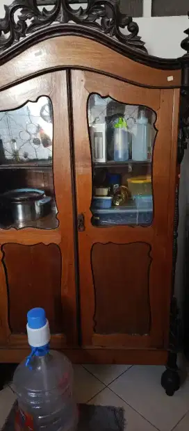 Lemari jati asli