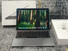 MacBook Pro TouchBar 13 2019 Core i5 8GB 256GB Gray Fulset Like New