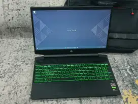 HP Gaming 15 Ryzen 5-3550H 16GB 256GB GTX 1050 3GB Full HD Like New
