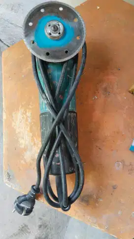 Makita Mesin Gerinda 4 inch M0900 100 mm 540 Watt M 0900B 450-60Hz