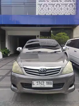 Toyota Kijang Innova 2009 Bensin