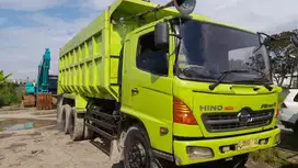 Menyediakan Sewa unit Dump Truk