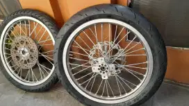 Jual velg jari-jari beserta ban sepeda motor
