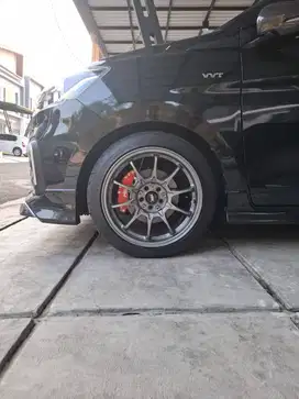 DIJUAL VELG MOBIL HSR R17 DAN BAN ACCELERA 651 SPORT