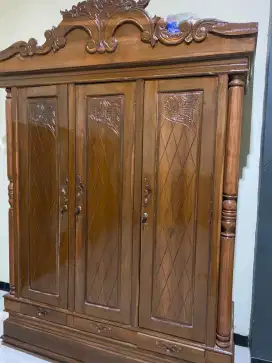 Lemari sama dipan