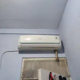 Ac Sharp 1/2pk Penyejuk Ruangan