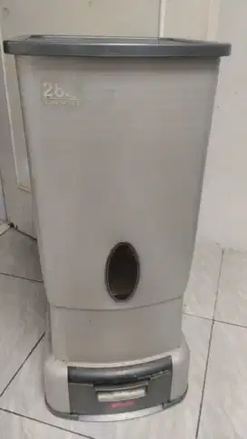 Dispenser Beras Lion Star
