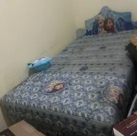 Tempat tidur atas bawah