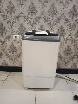 Jual cepat mesin cuci Kap. 4.5 kg kondisi 98%