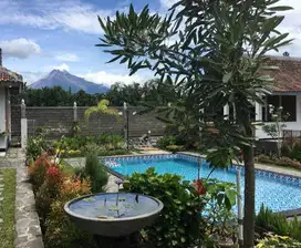 Rumab kolam renang lingkungan sangat nyaman dan asri pakem