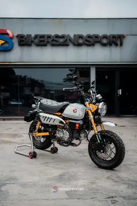 HONDA MONKEY YELLOW 2023