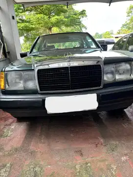 Mercedes Benz 230E kondisi terawat
