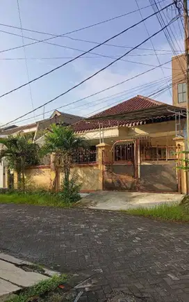 Disewakan Rumah Ngagel Jaya