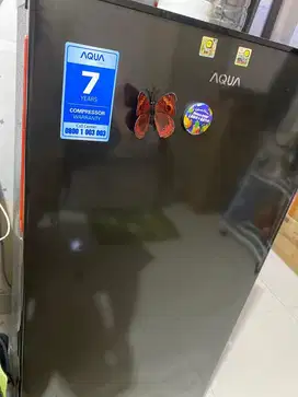 kulkas Aqua dan kompor gas