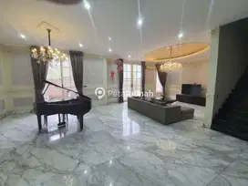 Villa Inti kota medan polonia malibu komplek the palace residence