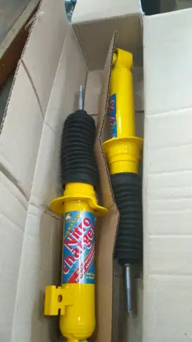 Shock absorber buat mobil Mitsubishi Triton Pajero merk old man emu