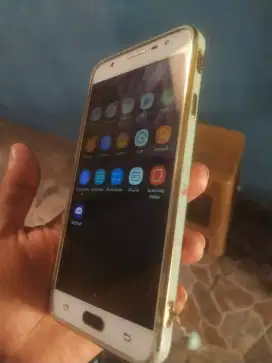 Samsung j7 prime ram 3/32