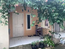 Jual rumah kontrakan 2 pintu dalam cluster benda pamulang strategis
