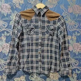 Kemeja wanita flanel
