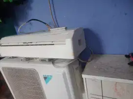 Jual AC Daikin kondisi masih ok