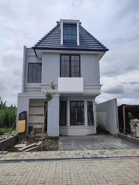 RUMAH 2 LANTAI LOKASI ARJOWINANGUN KOTA MALANG