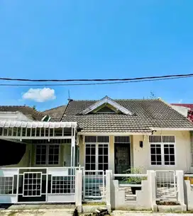 DIJUAL CEPAT! RUMAH STRATEGIS DI KOMPLEK FAVORIT RINGROAD – MEDAN