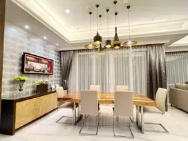 Sewa Apartemen Botanica 2BR di Simprug Furnished City View