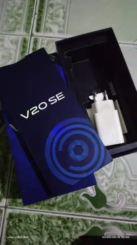 Vivo V20 SE Ram 8/128