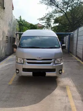 HIACE COMMUTER 2.5 DIESEL M/T