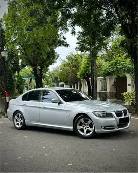 BMW 320i E90 LCI Silver 2011 Antik Simpanan Murmer Tdp Menarik Bu Baru