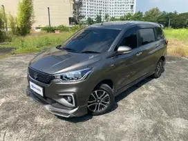 Low KM Suzuki Ertiga 1.5 SS Hybrid-MT 2022 Abu-abu LACA