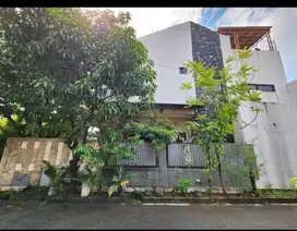 Rumah Hook 2 Lantai di Perumahan Green Garden, Rorotan, Jakarta Utara