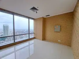 Sewa Kantor SOHO Capital 136 m2 Jakbar Sdh Ada Partisi Ruangan, Nego