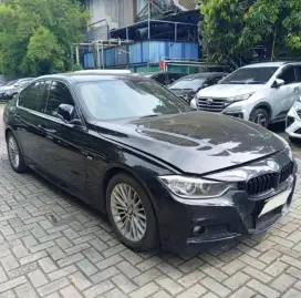 MURAH. BMW 320i F30 Luxury 2013 m sport pre lci 520i